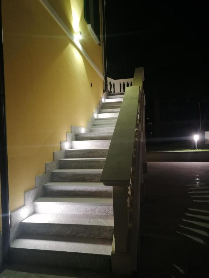 B&B Villa Preziosa Lago Maggiore Lesa Eksteriør billede