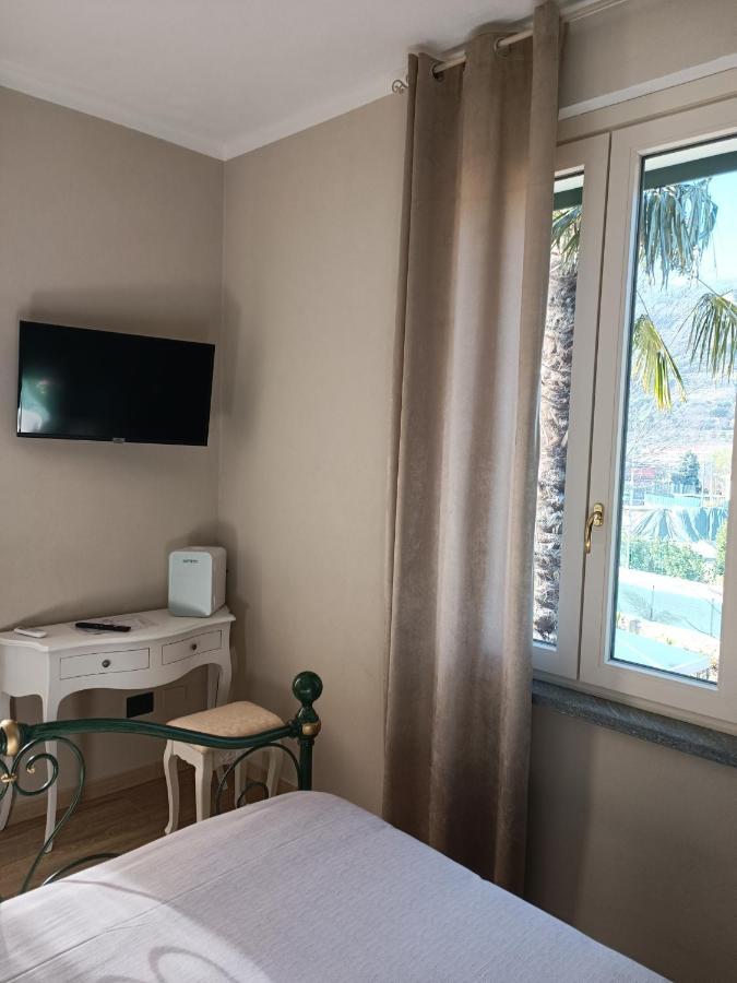B&B Villa Preziosa Lago Maggiore Lesa Eksteriør billede