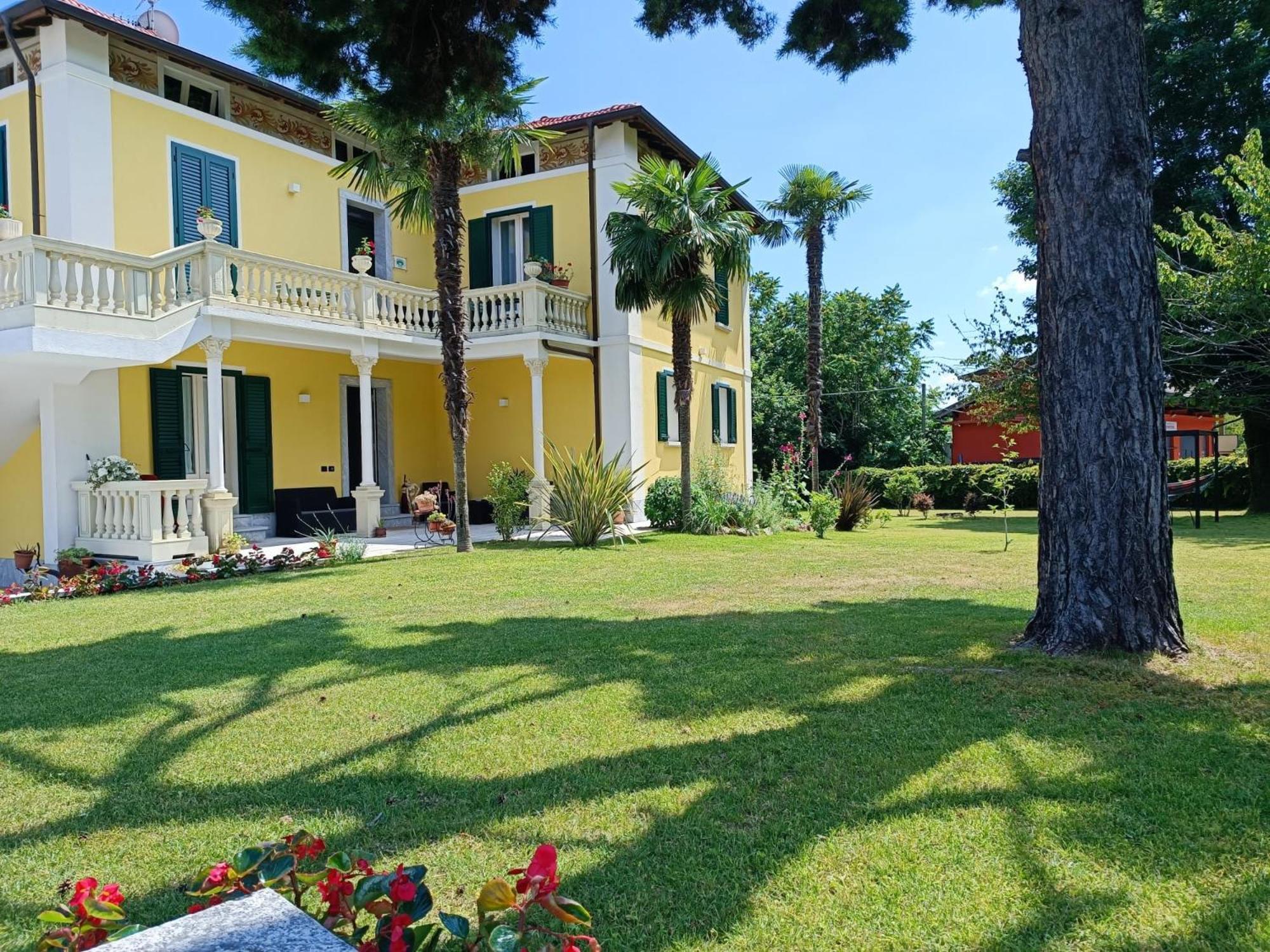 B&B Villa Preziosa Lago Maggiore Lesa Eksteriør billede