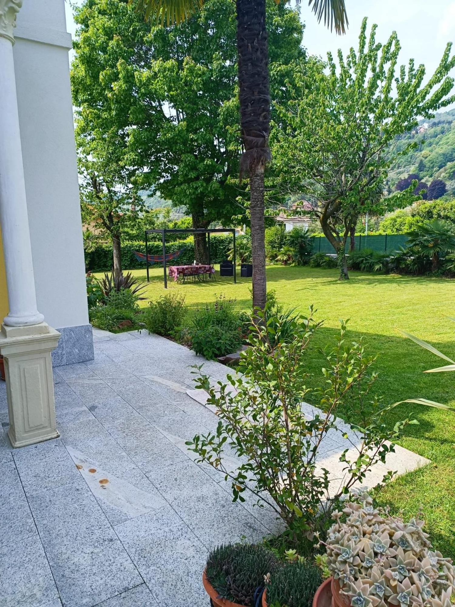 B&B Villa Preziosa Lago Maggiore Lesa Eksteriør billede