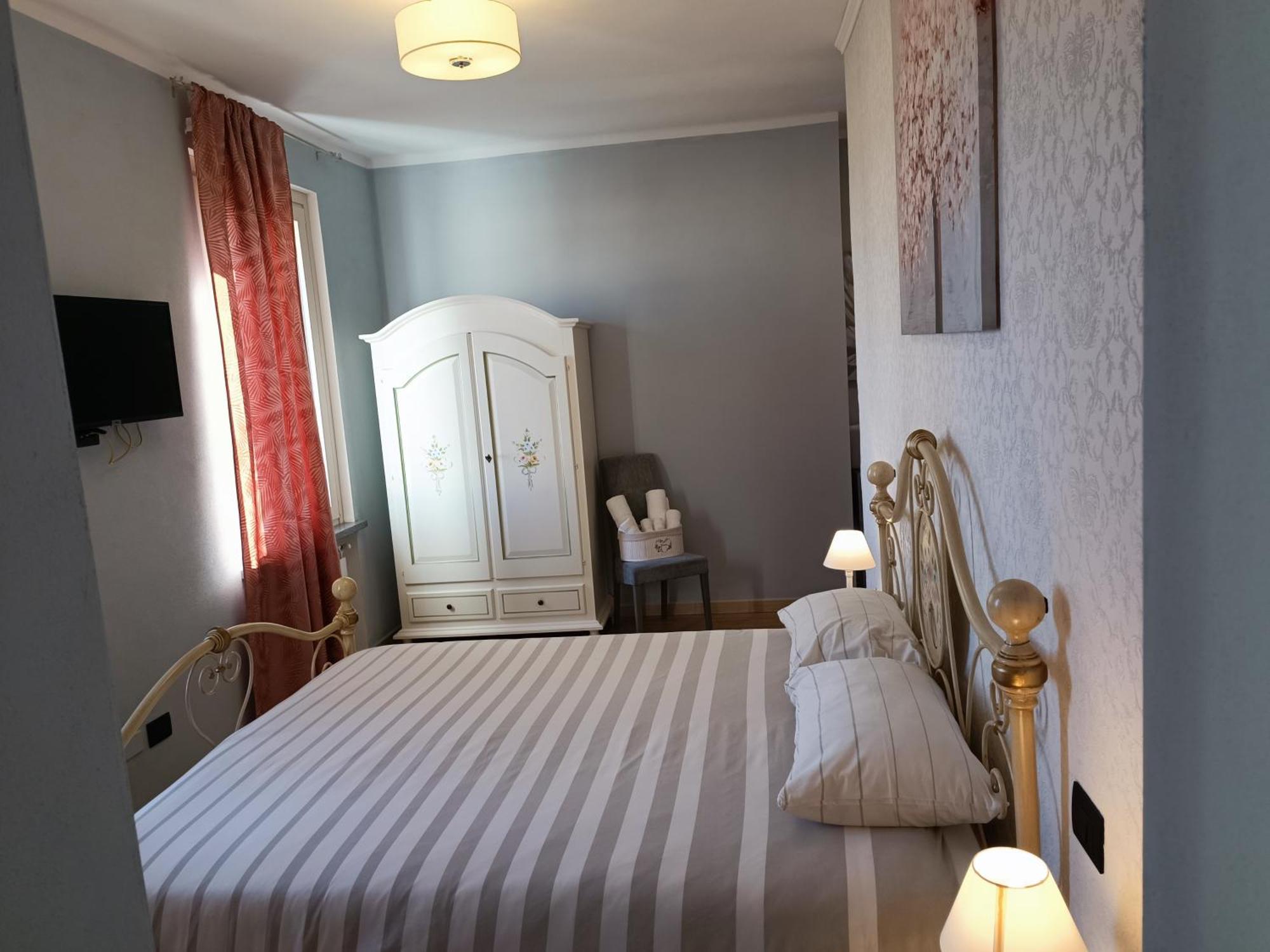 B&B Villa Preziosa Lago Maggiore Lesa Eksteriør billede